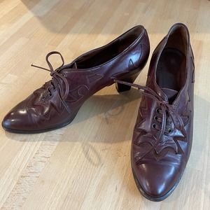 Vintage 80s Leather Lace-Ups with Shapely Stacked Heels